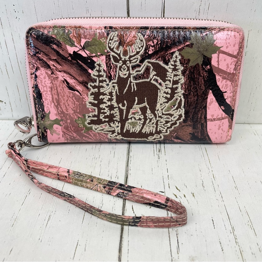 Montana West Pink‎ Camo Embroidered Wristlet/Wallet